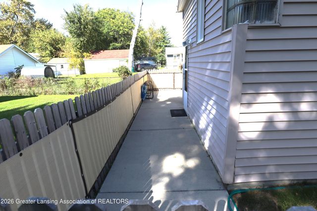 2306 Teel Avenue, Lansing, MI 48910