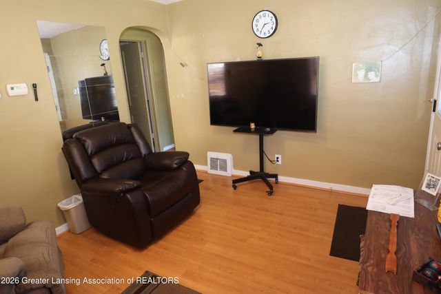 2306 Teel Avenue, Lansing, MI 48910