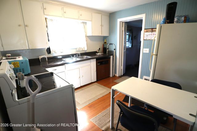 2306 Teel Avenue, Lansing, MI 48910