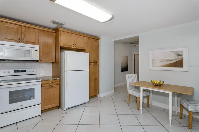 2221 CYPRESS POINT DRIVE E, Clearwater, FL 33763