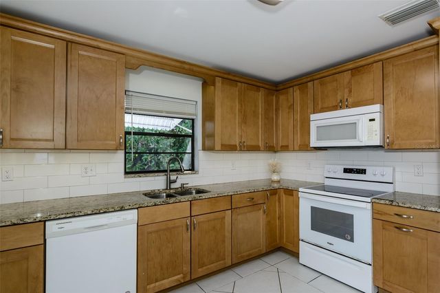 2221 CYPRESS POINT DRIVE E, Clearwater, FL 33763