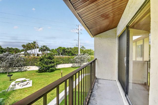 4991 Sable Pine Circle C2, West Palm Beach, FL 33417
