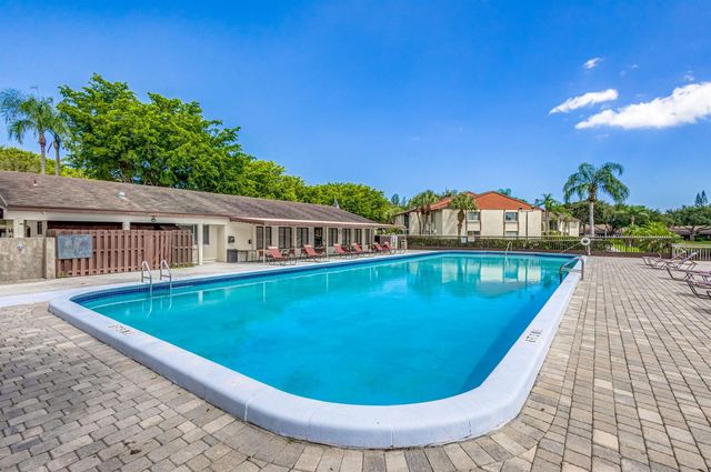 4991 Sable Pine Circle C2, West Palm Beach, FL 33417