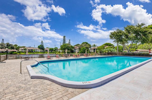 4991 Sable Pine Circle C2, West Palm Beach, FL 33417