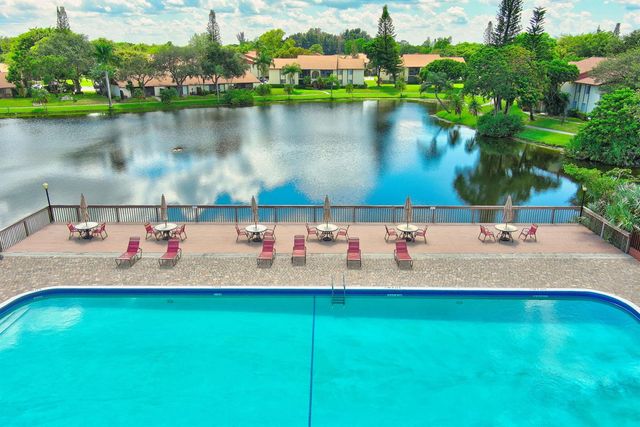 4991 Sable Pine Circle C2, West Palm Beach, FL 33417