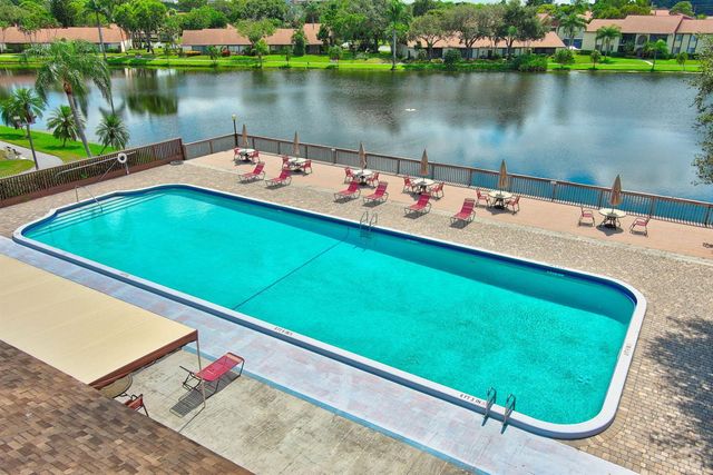 4991 Sable Pine Circle C2, West Palm Beach, FL 33417