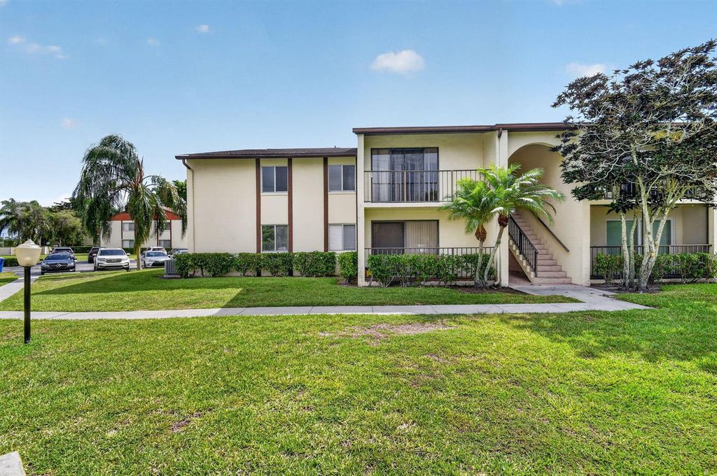 4991 Sable Pine Circle C2, West Palm Beach, FL 33417