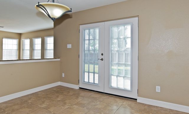 318 Kissimmee Drive, Arlington, TX 76002