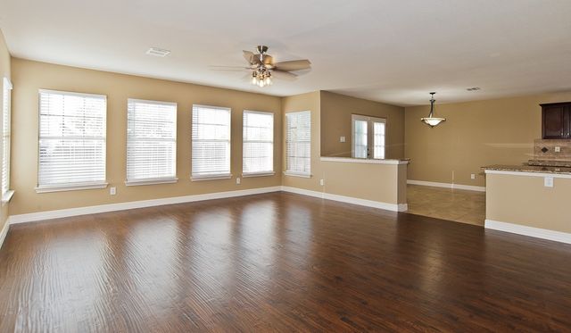 318 Kissimmee Drive, Arlington, TX 76002