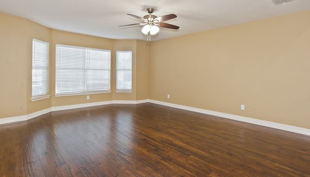 318 Kissimmee Drive, Arlington, TX 76002