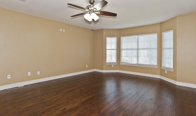 318 Kissimmee Drive, Arlington, TX 76002