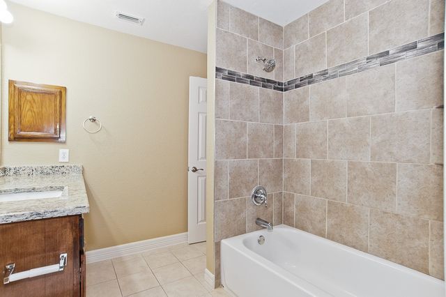 318 Kissimmee Drive, Arlington, TX 76002