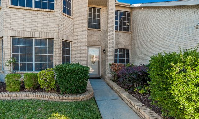 318 Kissimmee Drive, Arlington, TX 76002