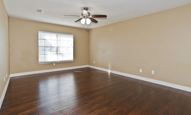 318 Kissimmee Drive, Arlington, TX 76002
