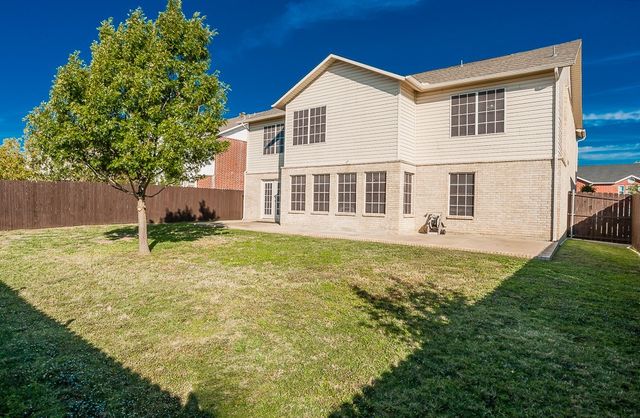 318 Kissimmee Drive, Arlington, TX 76002