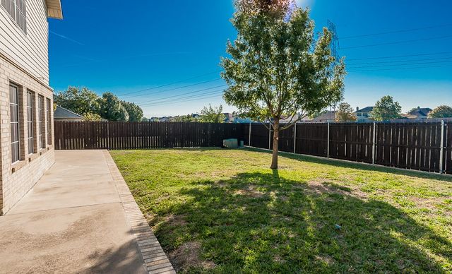 318 Kissimmee Drive, Arlington, TX 76002