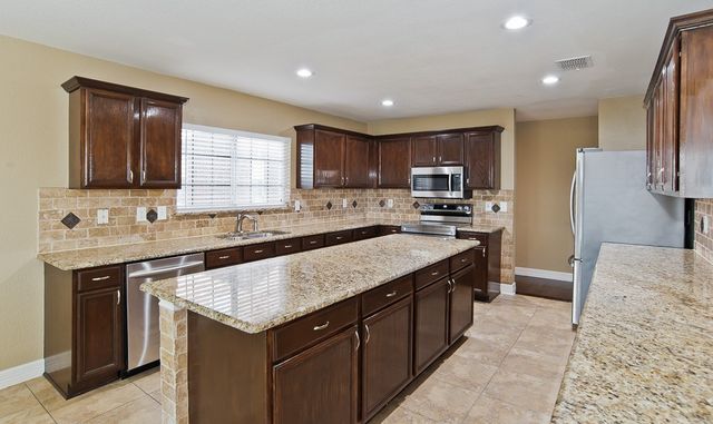 318 Kissimmee Drive, Arlington, TX 76002