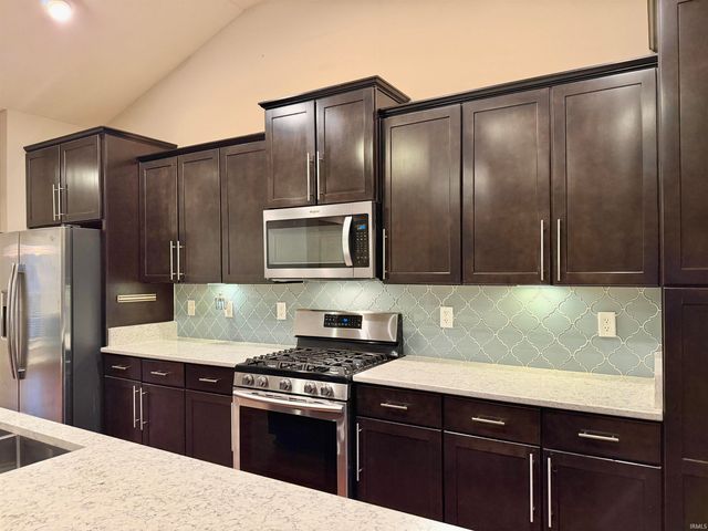 3043 Paradise Circle, Newburgh, IN 47630