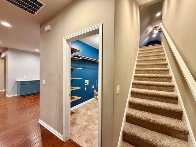 3043 Paradise Circle, Newburgh, IN 47630