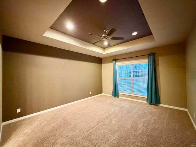 3043 Paradise Circle, Newburgh, IN 47630
