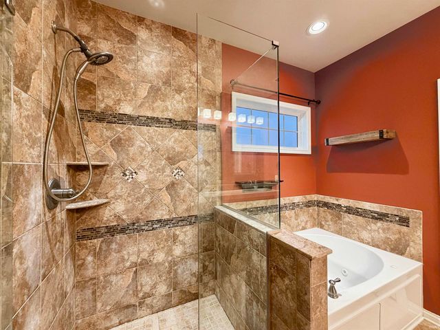 3043 Paradise Circle, Newburgh, IN 47630