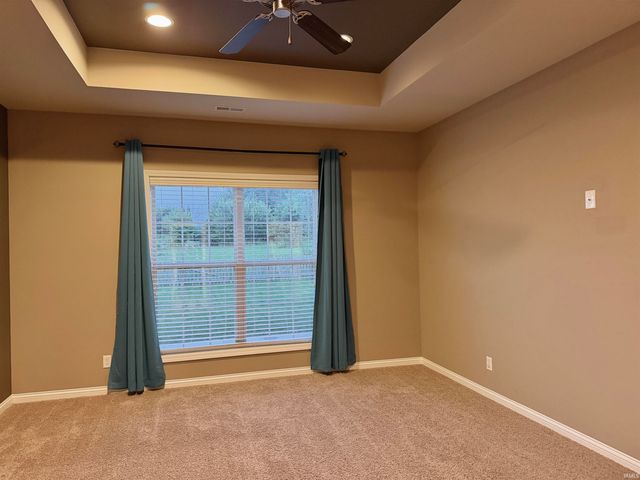 3043 Paradise Circle, Newburgh, IN 47630