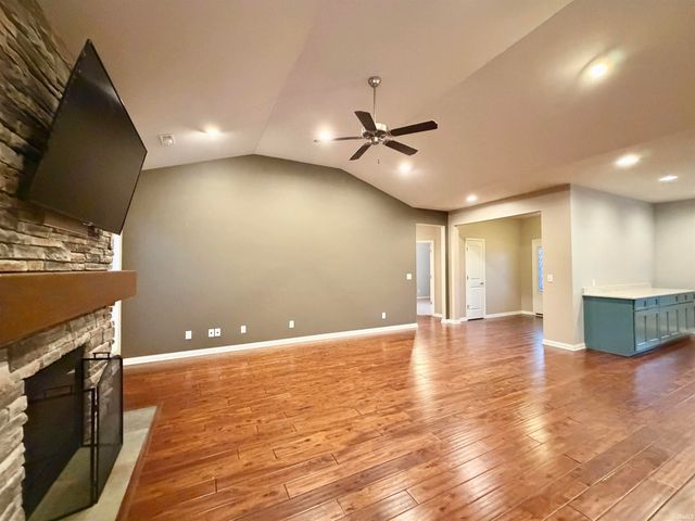 3043 Paradise Circle, Newburgh, IN 47630