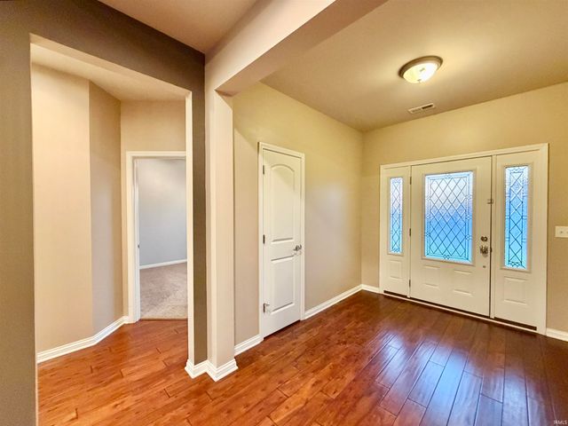 3043 Paradise Circle, Newburgh, IN 47630