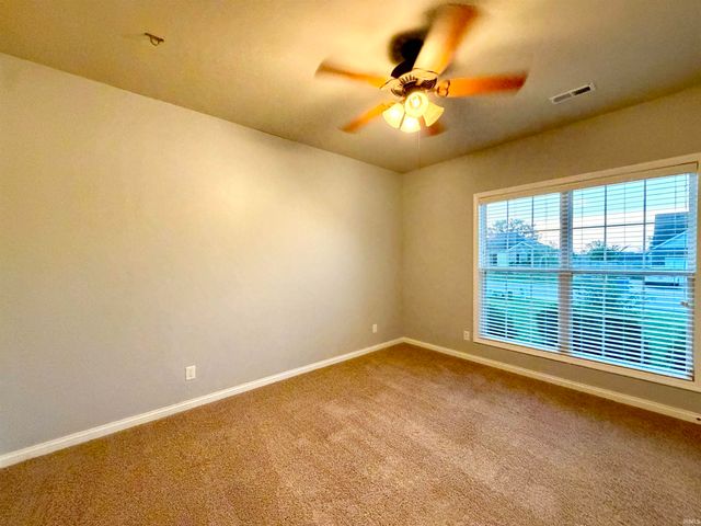 3043 Paradise Circle, Newburgh, IN 47630