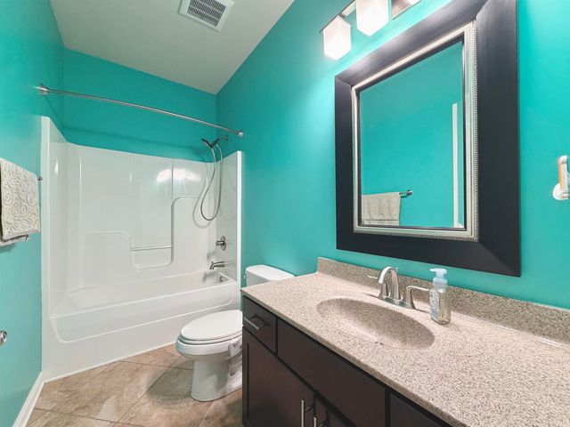 3043 Paradise Circle, Newburgh, IN 47630