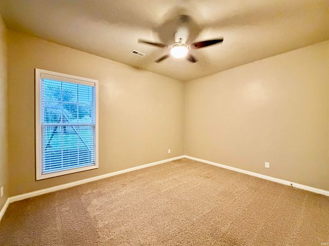 3043 Paradise Circle, Newburgh, IN 47630