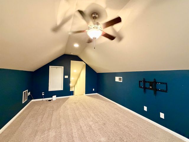 3043 Paradise Circle, Newburgh, IN 47630
