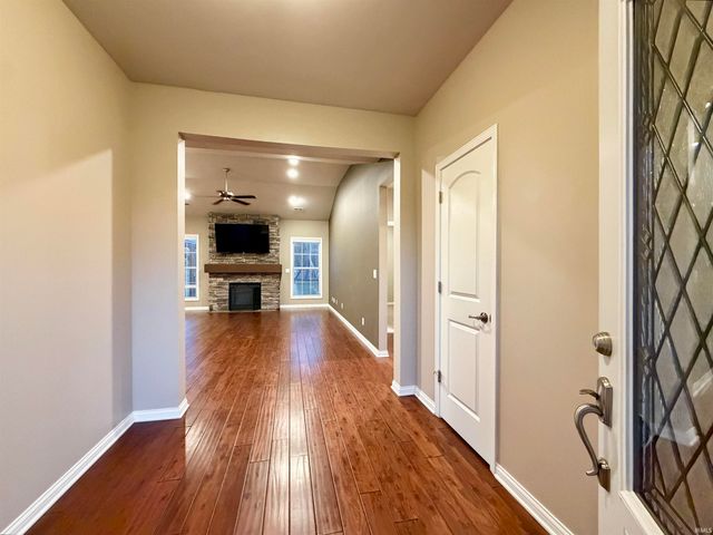 3043 Paradise Circle, Newburgh, IN 47630