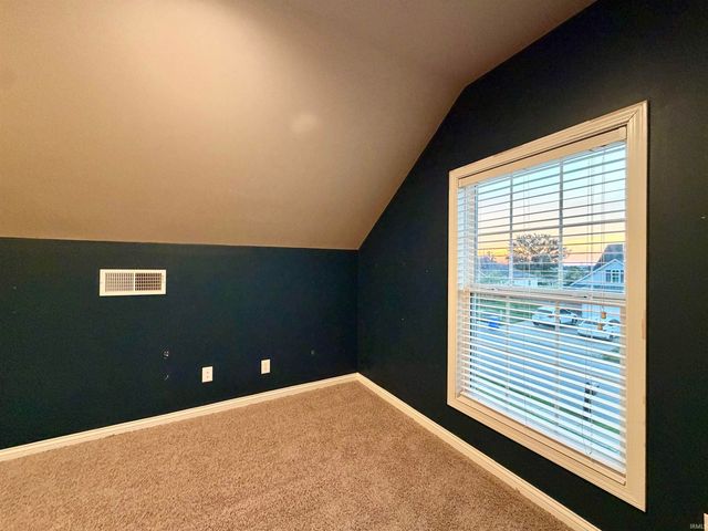 3043 Paradise Circle, Newburgh, IN 47630