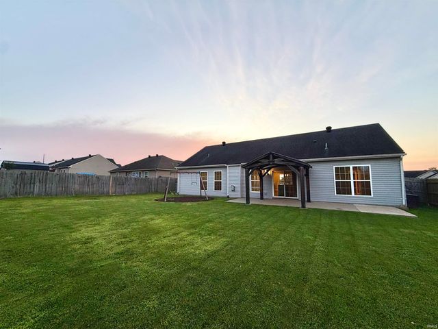 3043 Paradise Circle, Newburgh, IN 47630