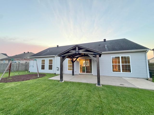 3043 Paradise Circle, Newburgh, IN 47630
