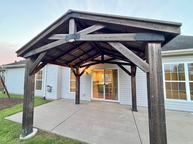 3043 Paradise Circle, Newburgh, IN 47630