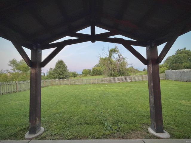 3043 Paradise Circle, Newburgh, IN 47630