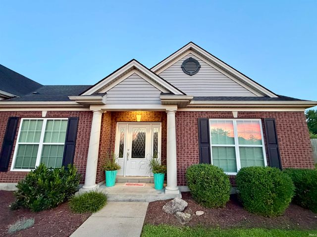 3043 Paradise Circle, Newburgh, IN 47630