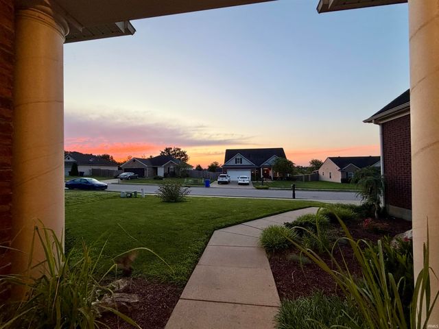3043 Paradise Circle, Newburgh, IN 47630