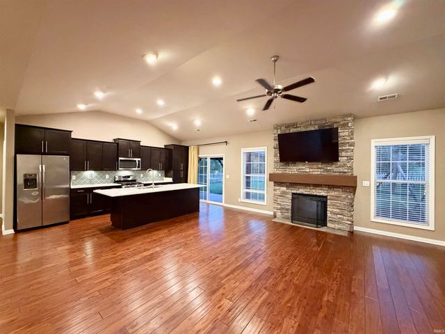 3043 Paradise Circle, Newburgh, IN 47630