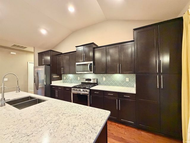 3043 Paradise Circle, Newburgh, IN 47630