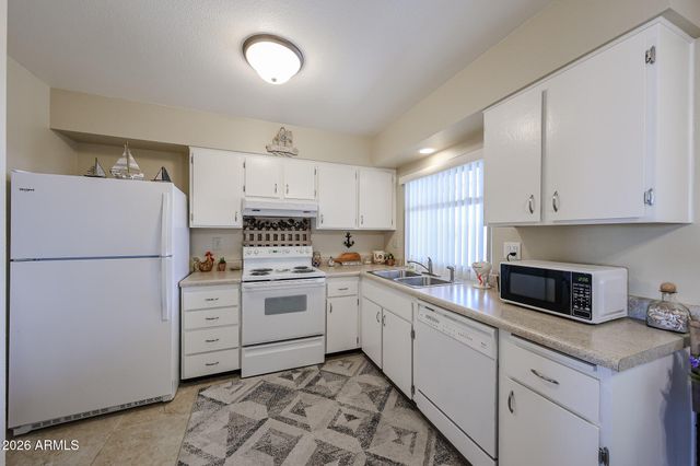 13812 N GARDEN COURT Drive, Sun City, AZ 85351