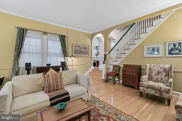 413 E ALLENS LN, Philadelphia, PA 19119