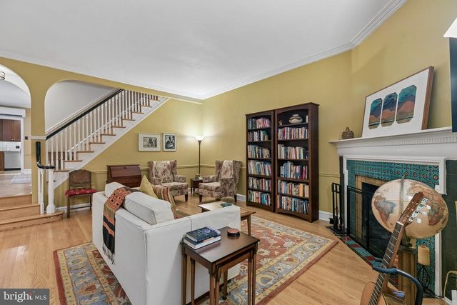 413 E ALLENS LN, Philadelphia, PA 19119