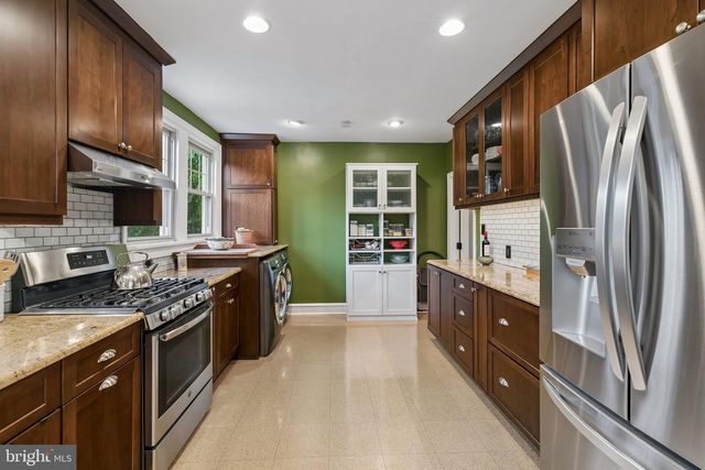 413 E ALLENS LN, Philadelphia, PA 19119