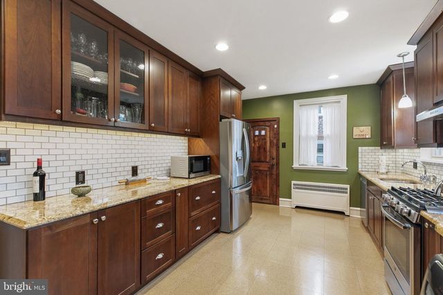 413 E ALLENS LN, Philadelphia, PA 19119