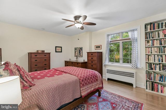 413 E ALLENS LN, Philadelphia, PA 19119