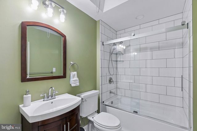 413 E ALLENS LN, Philadelphia, PA 19119