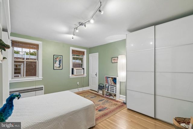 413 E ALLENS LN, Philadelphia, PA 19119